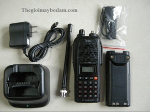 Trọn bộ máy bộ đàm IC-V82